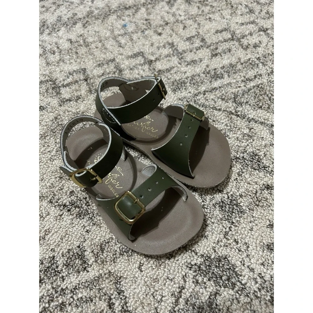 Sun San Sandals Size 7 Olive Green
